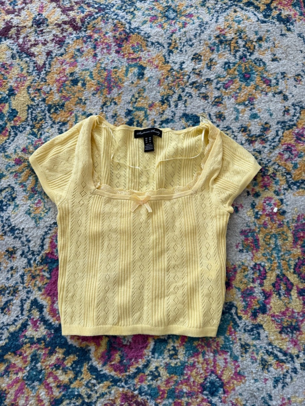 yellow lace trim knit cropped top in xs